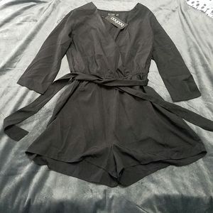 4 ROMPERS